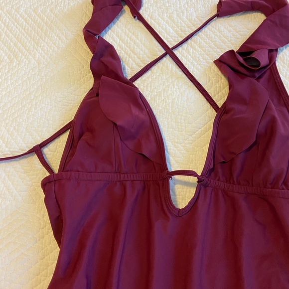 Cupshe Ruffle Bathing Suit - Picture 3 of 8